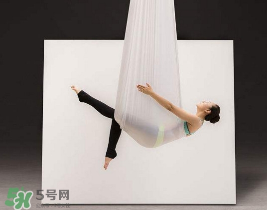 空中瑜伽誰(shuí)發(fā)明的？空中瑜伽到底有哪些功效