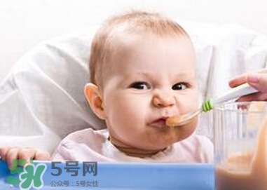 新生兒痤瘡多久會(huì)好？新生兒痤瘡能用百多邦嗎？