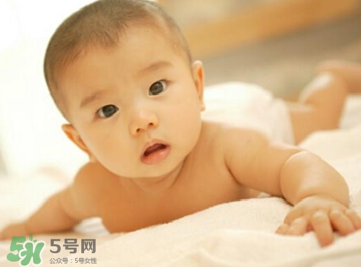 寶寶發(fā)燒抽搐正常嗎？寶寶發(fā)燒抽搐怎么辦？