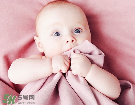 寶寶說(shuō)話早晚和智力有關(guān)系嗎？寶寶說(shuō)話晚怎么辦？