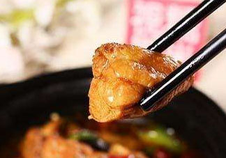 美國黃燜雞米飯為什么那么貴？美國黃燜雞米飯多少錢一份？