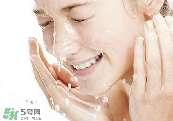 正確敷面膜的時(shí)間是多少？敷面膜小知識(shí)