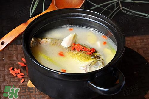 鯽魚湯下奶嗎？鯽魚湯的功效與作用