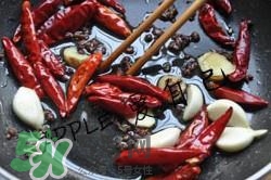 香辣蟹怎么做最好吃？香辣蟹怎么處理螃蟹？