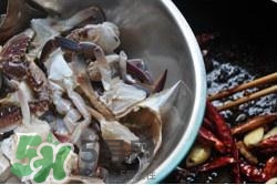 香辣蟹怎么做最好吃？香辣蟹怎么處理螃蟹？