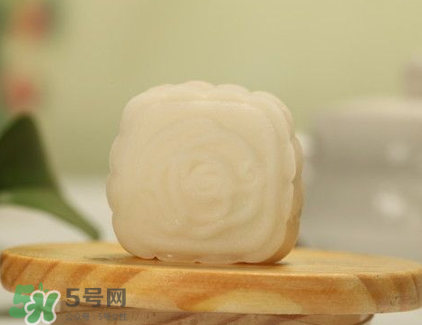 月餅皮可以加水嗎？月餅皮為什么不能放水？
