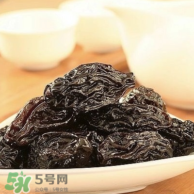 西梅干真的能解決便秘嗎？西梅干怎么吃治便秘？