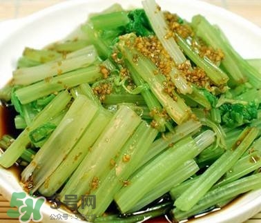 芹菜和什么榨汁好喝？芹菜榨汁需要煮熟嗎？