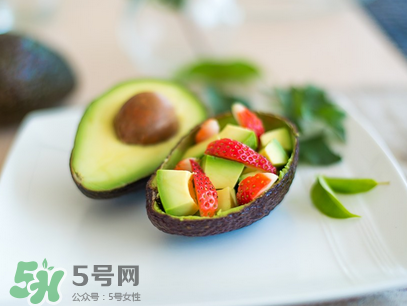 牛油果生的能吃嗎？牛油果怎么催熟快？