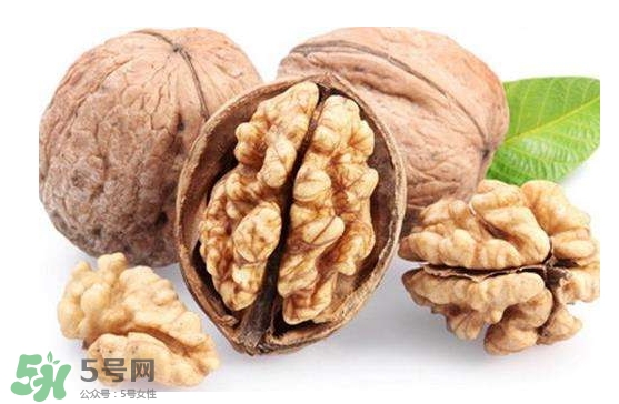核桃什么時(shí)候吃最好？核桃一次吃多少為宜？