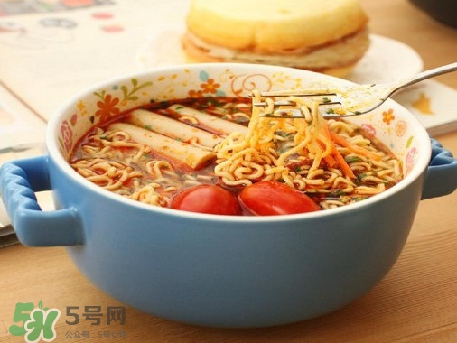 微波爐怎么做泡面？微波爐怎么做蛋糕