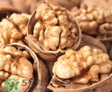 新鮮核桃剝好怎么保存？新鮮核桃剝殼能放多久？