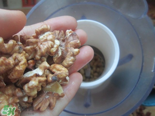 核桃可以和黃豆一起打豆?jié){嗎？核桃和什么一起打豆?jié){好？