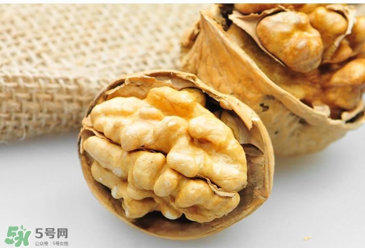 核桃可以空腹吃嗎？核桃飯前吃好還是飯后吃好？
