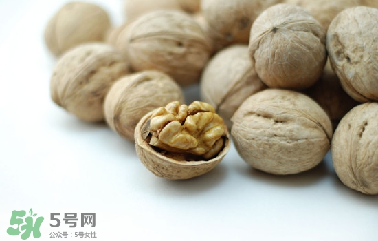 長期吃核桃有副作用嗎？核桃的副作用很大嗎？