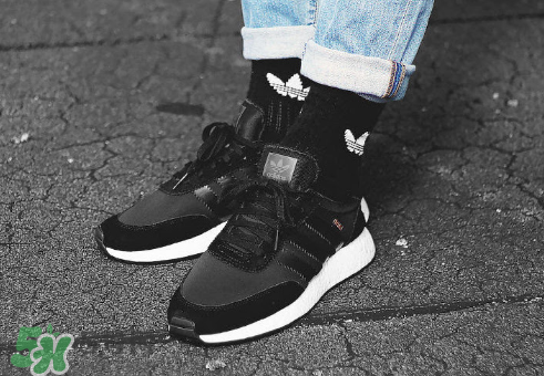 adidas iniki runner boost酷黑配色上腳效果怎么樣？