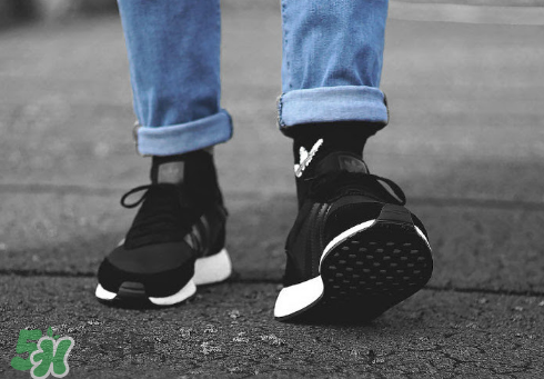 adidas iniki runner boost酷黑配色上腳效果怎么樣？