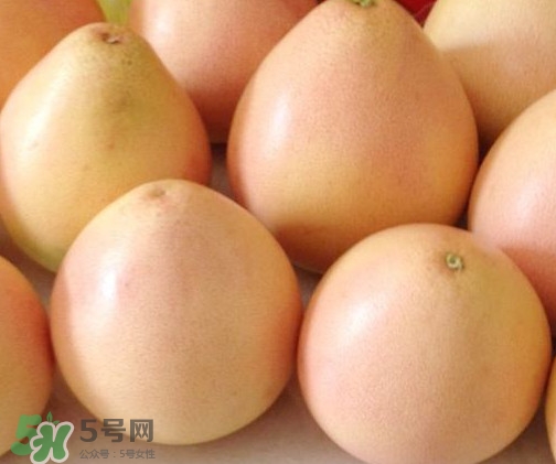 三紅蜜柚有什么功效？三紅蜜柚和金橙蜜柚哪個更好