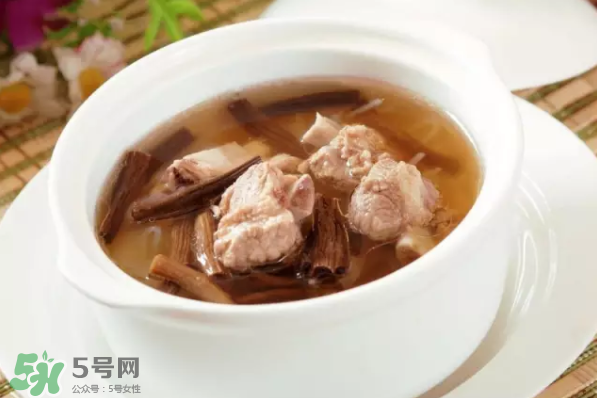湯里的鈣鐵含量高不高？湯的蛋白質(zhì)多嗎？