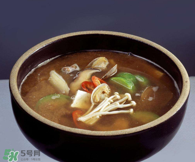 燉湯時間是不是越長越好？湯里營養(yǎng)多嗎？