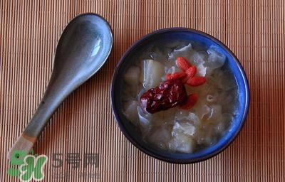 雪蛤能和銀耳一起燉嗎？雪蛤銀耳羹怎么做？