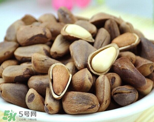 松籽什么季節(jié)采摘？吃松籽有什么好處？