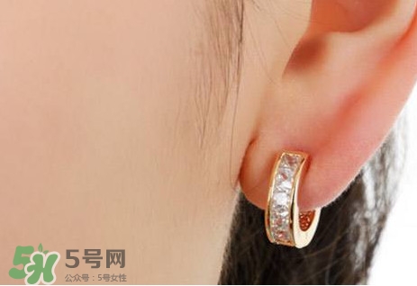 打耳洞發(fā)炎怎么辦？打耳洞多久可以隨便戴耳環(huán)