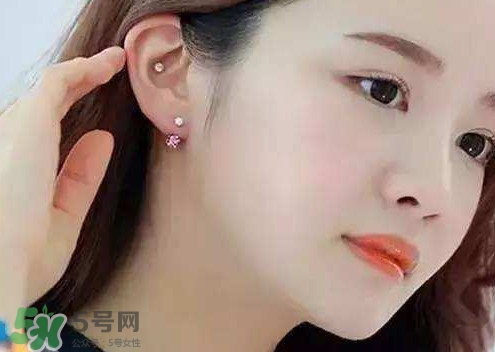 新打耳洞什么時(shí)候可以轉(zhuǎn)？打耳洞哪里打比較好