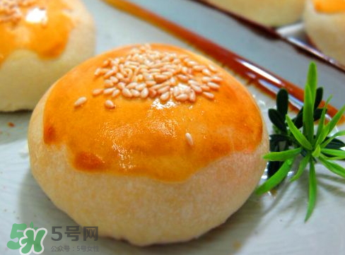 廣式月餅可以用黃油嗎 黃油可以做月餅嗎 廣式月餅可以用黃油嗎 黃油可以做月餅嗎