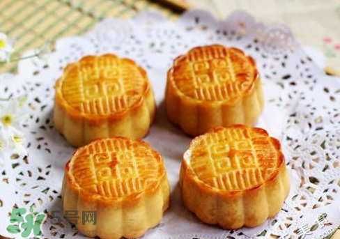 廣式月餅可以用黃油嗎 黃油可以做月餅嗎 廣式月餅可以用黃油嗎 黃油可以做月餅嗎