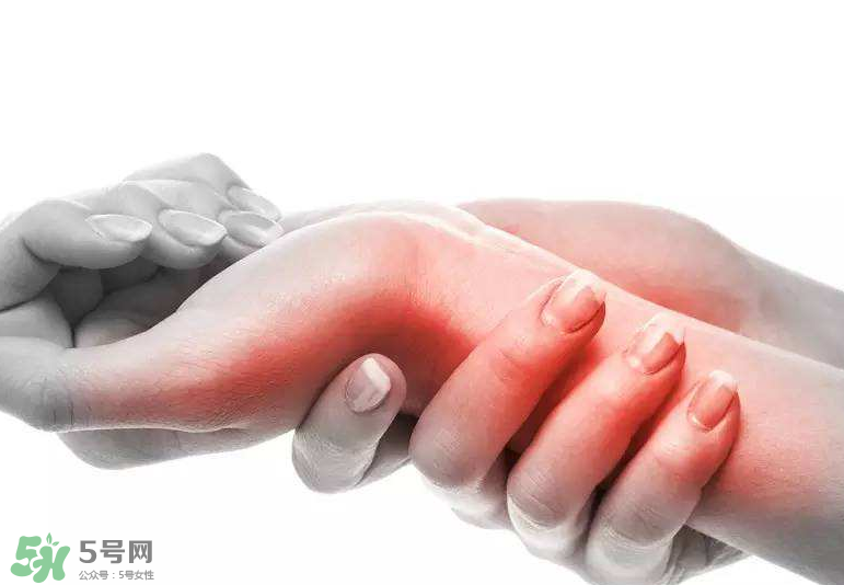 風(fēng)濕是痛風(fēng)嗎？風(fēng)濕跟痛風(fēng)有什么區(qū)別？