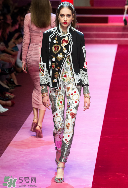 dolce gabbana2018春夏系列服裝怎么樣_好看嗎？