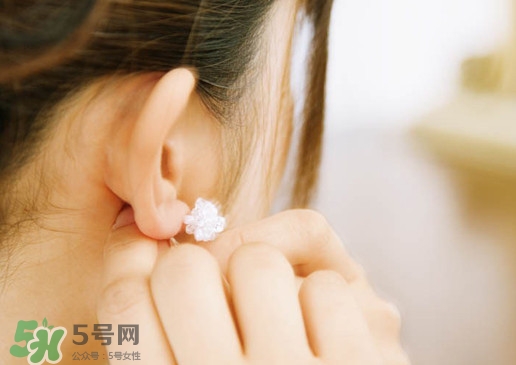 打耳洞去醫(yī)院什么科？打耳洞用什么打比較好