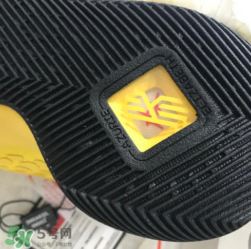 nike kyrie3 mamba mentality怎么樣？歐文3李小龍配色開箱測評(píng)