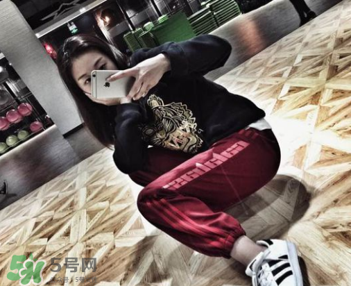 yeezy calabasas運(yùn)動(dòng)褲在哪買？yeezy calabasas褲子發(fā)售時(shí)間