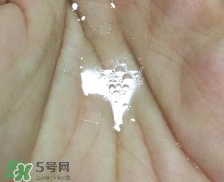 香邂格蕾古法凝光醋萃爽膚水怎么用？