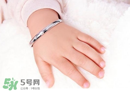 中秋節(jié)送什么禮給親戚？中秋節(jié)除了送月餅還能送什么？