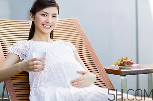 羊水指數(shù)正常范圍是多少？羊水過(guò)少的診斷標(biāo)準(zhǔn) 
