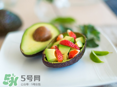 牛油果硬得能吃嗎？孕婦吃牛油果注意事項(xiàng)