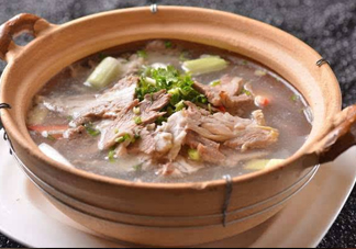 牛骨頭湯要放哪些食材？牛骨頭湯要煮多長時間