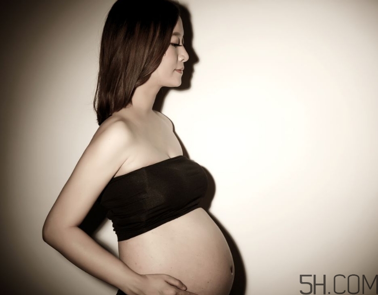 羊水指數(shù)正常范圍是多少？羊水過(guò)少的診斷標(biāo)準(zhǔn) 