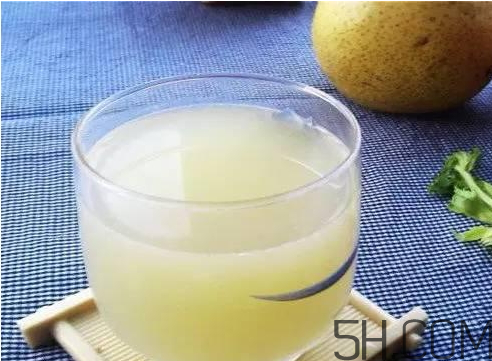 雪梨能和牛奶一起吃嗎？雪梨可以和牛奶榨汁嗎？