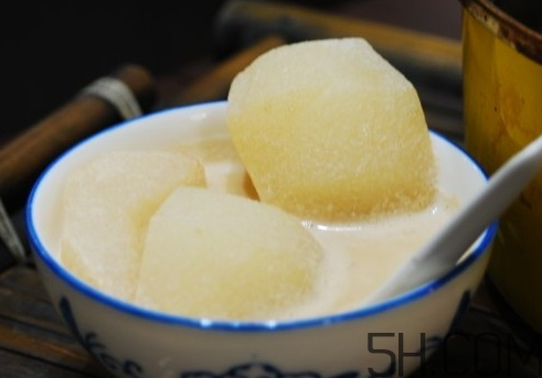 雪梨能和牛奶一起吃嗎？雪梨可以和牛奶榨汁嗎？