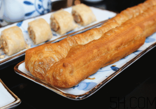 油條用什么面粉好？油條可以用高筋面粉嗎？