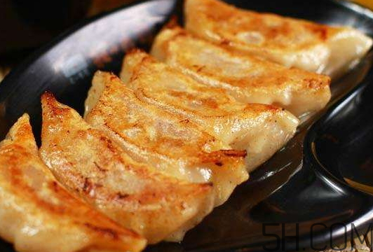 煎餃怎么做不粘鍋？煎餃粘鍋怎么辦？