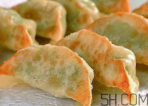 煎餃可以先蒸后煎嗎？煎餃是生煎還是熟煎？