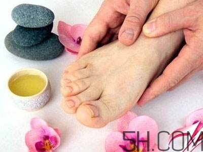 大蒜泡酒可以治腳氣嗎？治腳氣的方法有哪些？