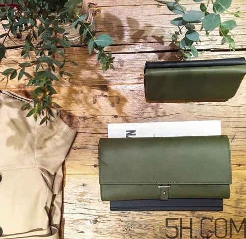 pb0110是什么牌子？pb0110包包怎么樣？