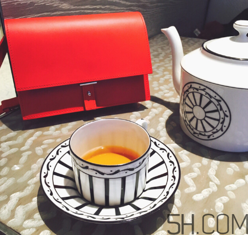 pb0110是什么牌子？pb0110包包怎么樣？