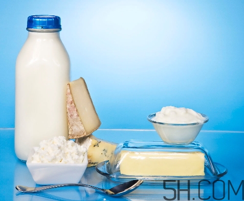 早上喝牛奶會(huì)長(zhǎng)高嗎？早上喝牛奶會(huì)變白嗎？